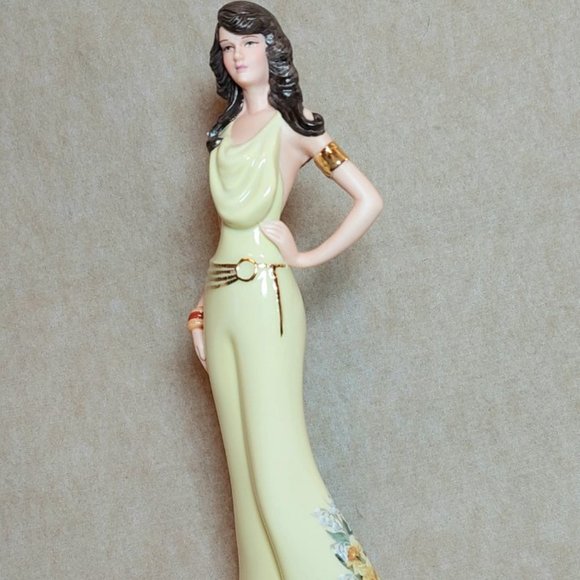 Rare Ltd Edition Bradford Exchange "Denise" Home/Office Collectible Statue Decor - Picture 10 of 12